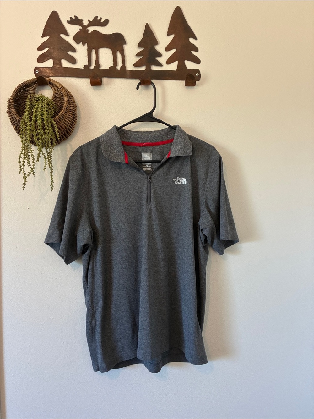 The North Face Men's Medium CoolMax 1/4 Zip Polo Shirt